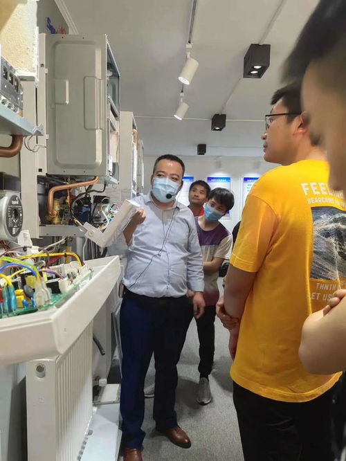 暖通好技师 借力信息技术咨询服务，小松鼠携手行业共谋发展新篇章